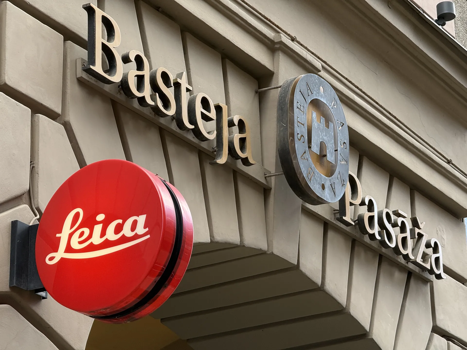 Leica